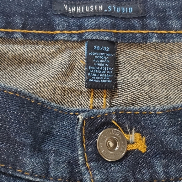 Van Heusen Studio Men's classic straight-leg style 100% Cotton Denim Jeans 38x32 - Picture 3 of 8